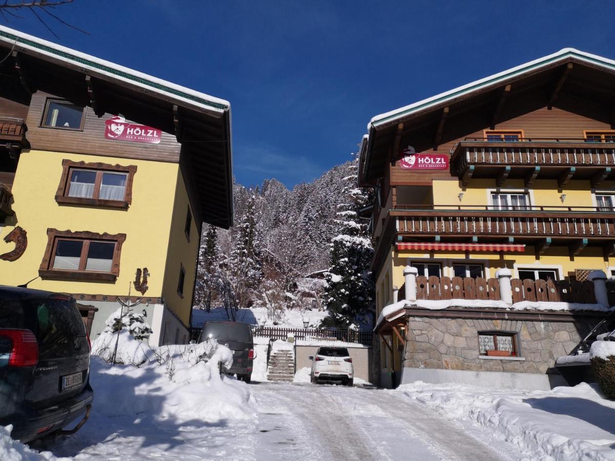 Hoelzl Bed & Breakfast Нойкирхен-ам-Гросфенедигер Экстерьер фото