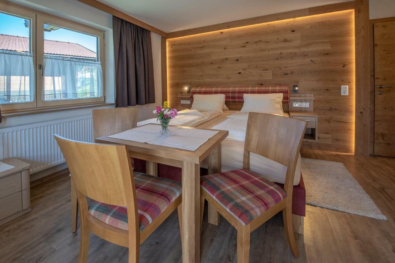 Hoelzl Bed & Breakfast Нойкирхен-ам-Гросфенедигер Экстерьер фото