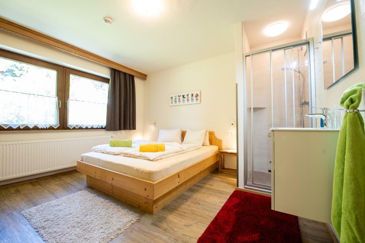 Hoelzl Bed & Breakfast Нойкирхен-ам-Гросфенедигер Экстерьер фото